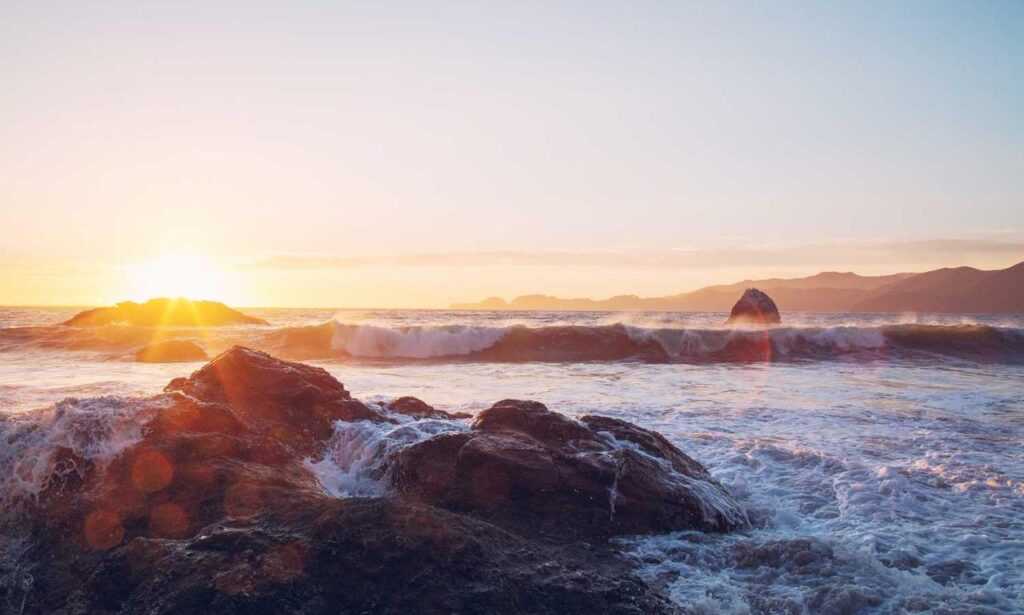 adriana lima top falls down