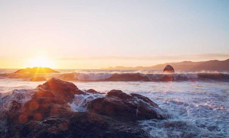 adriana lima top falls down